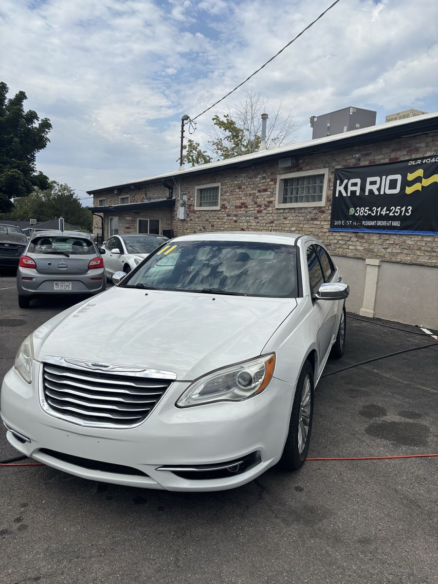 2011 Chrysler 200 