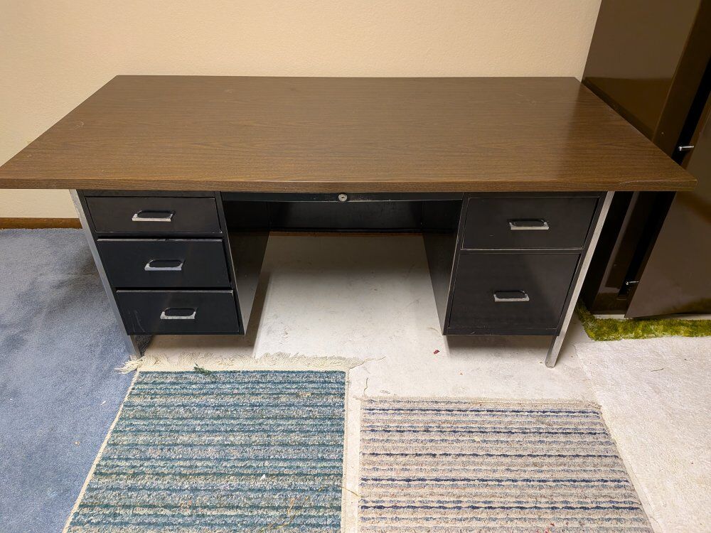 Free Office Desk