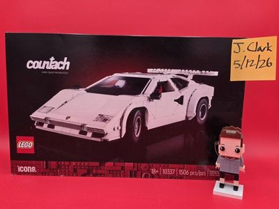 LEGO Icons Set 10337 - Lamborghini Countach