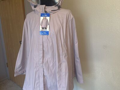 New With Tag, Rain And Wind 32 Degree Pancho