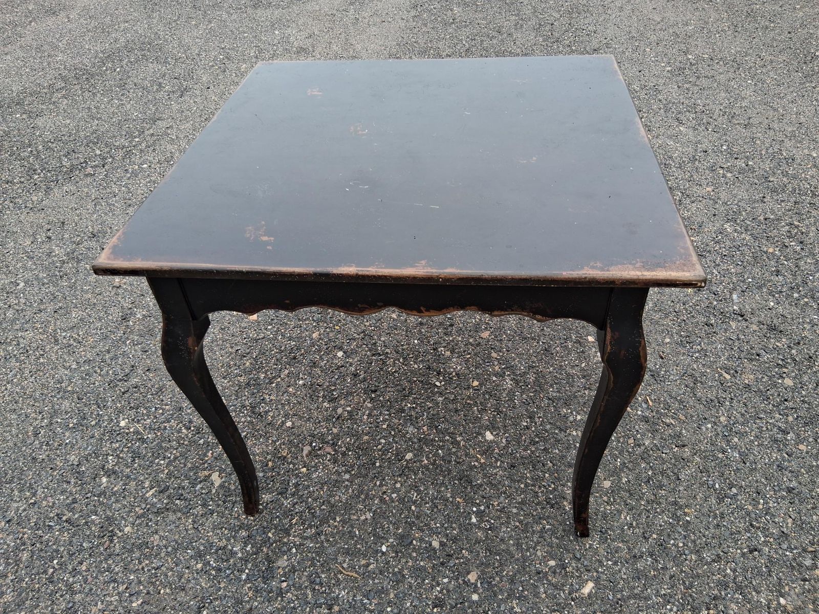 Habersham Square Table