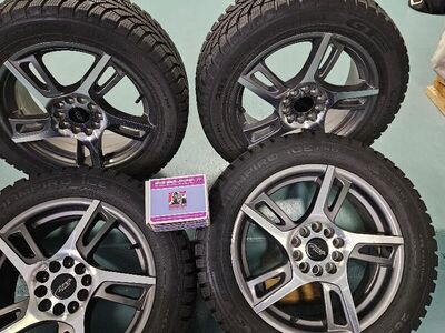 Snowtires (Mounted on rims)