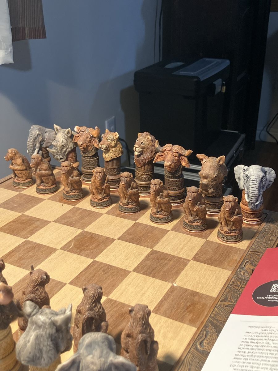Unique African Animal Chess Set - Hand-Carved "Big 5" Pieces on Wood Board, beautiful set, new $400+