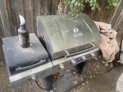 Charbroil designer series stainless steel bbq grill comes with cover included