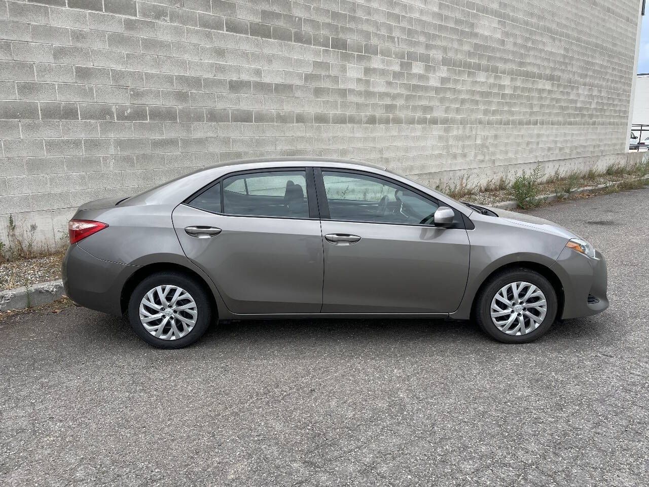 Main image 3