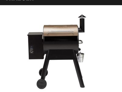 Traeger Pro 22 Wood Pellet Grill, Smoker *New