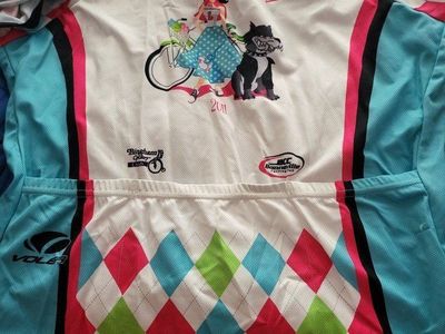Women's cycling clothes