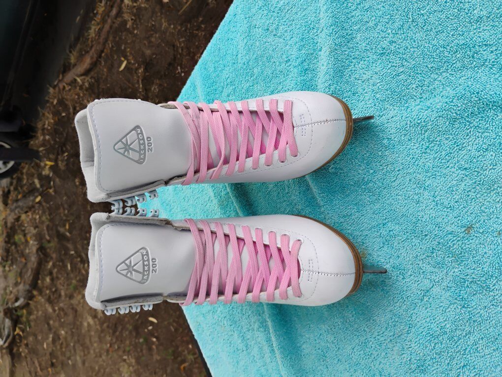 Jackson Ultima Classic 200 Size 5 Women's Skate's