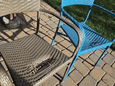 FREE Use for Scrap Metal or NEEDS REPAIR! Pier 1: Woven Wicker Patio Dining Chairs - Set of 6 (4 Dark Brown, 2 Blue) - NEEDS Rep