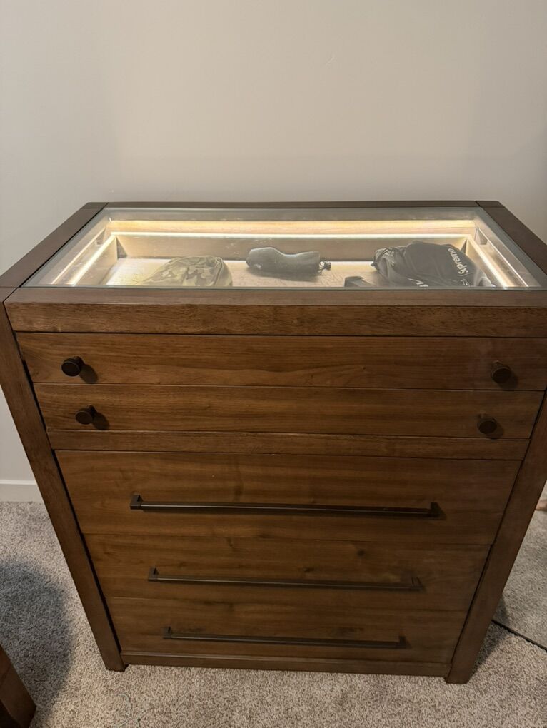 Living Spaces 5 Drawer Sawyer Dresser