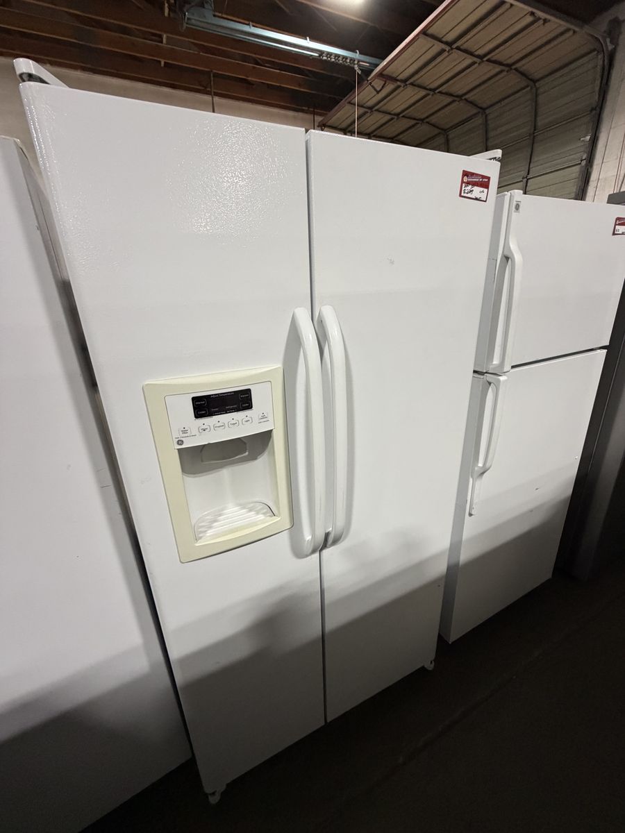 LOWEST PRICES! NICE GE WHITE SIDE BY SIDE FRIDGE