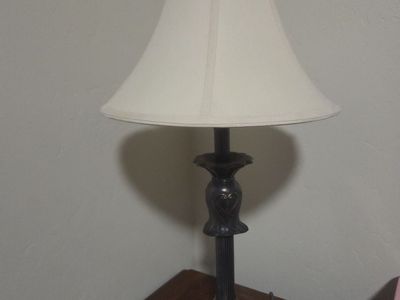Table lamp