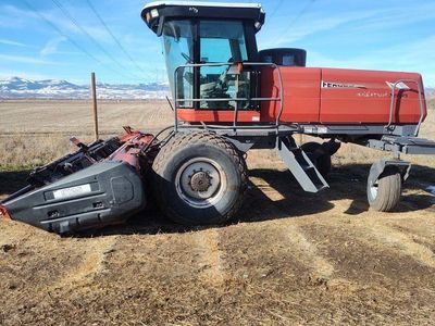 Massey Ferguson 9435 Swather