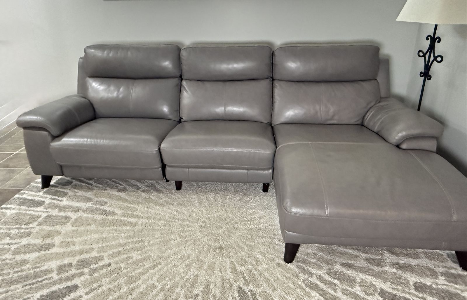Like New! Leather Power Recliner with Chaise