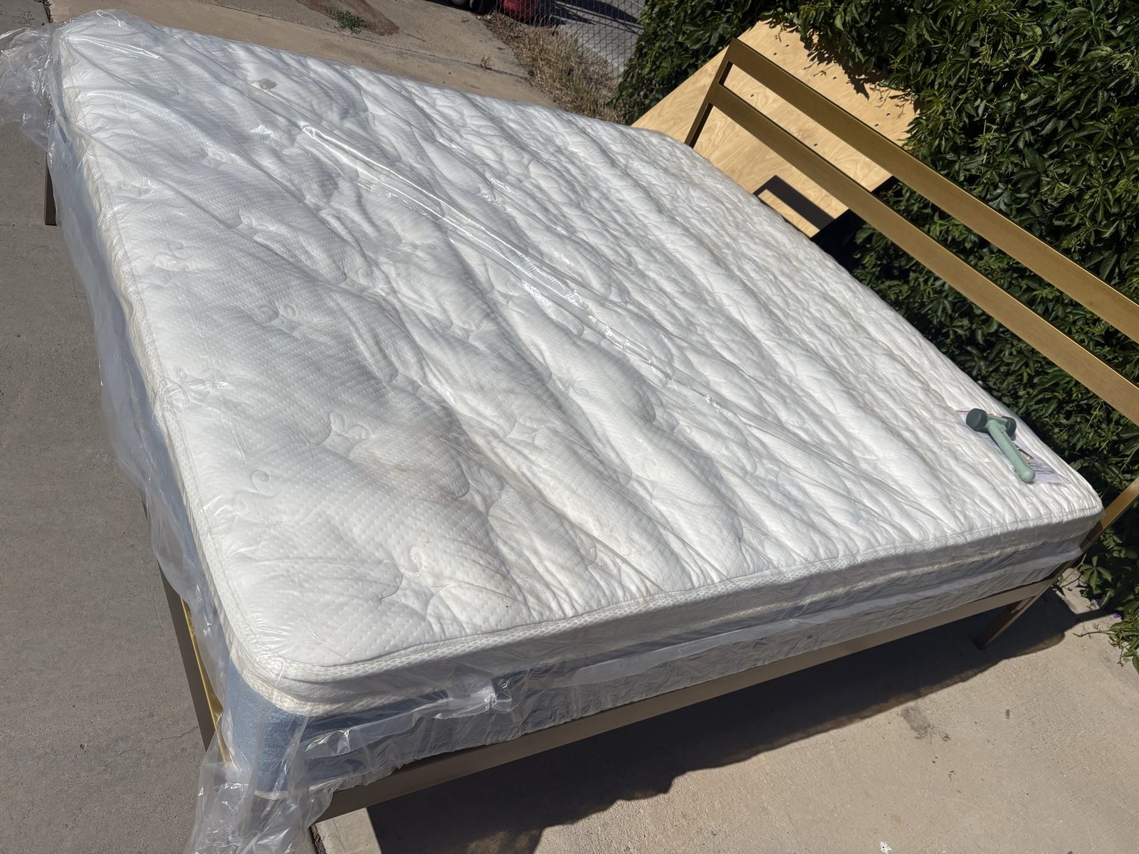 Brand new king size bed frame with mattress