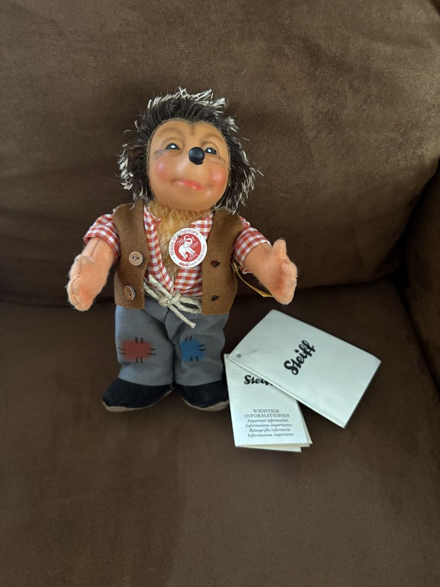 Steiff figure