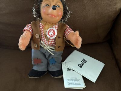 Steiff figure