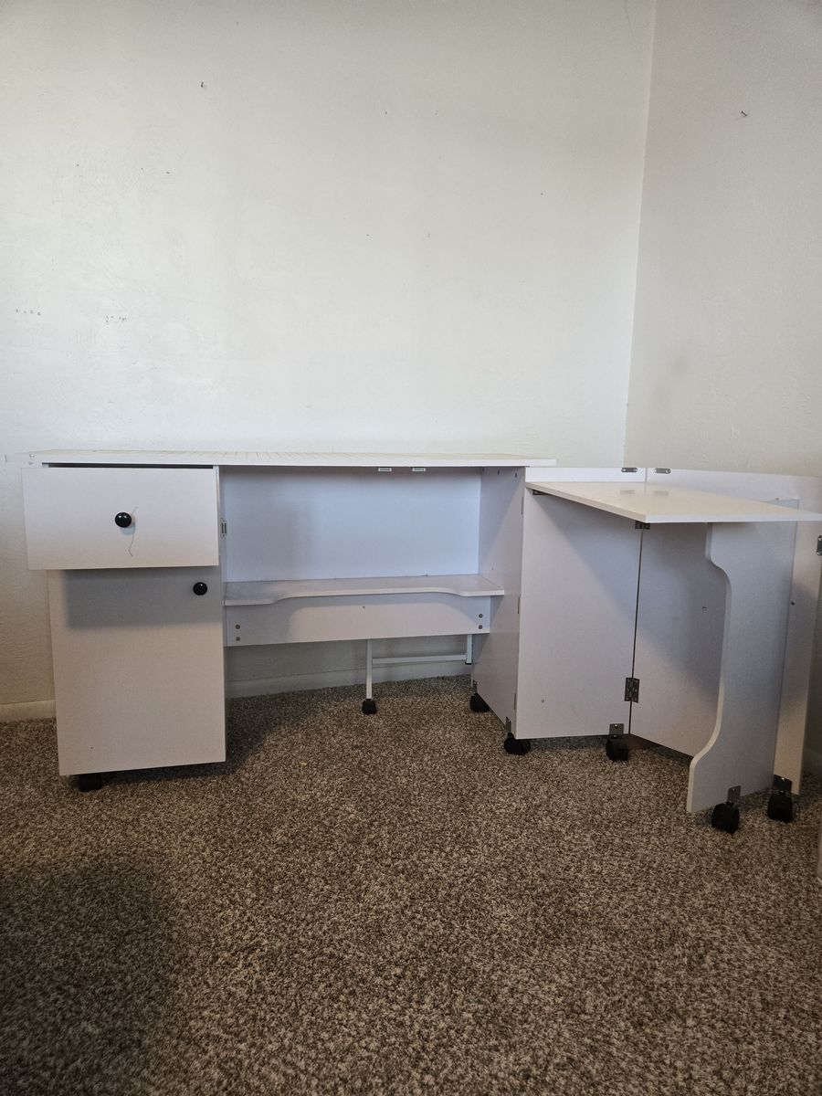 Main image 3