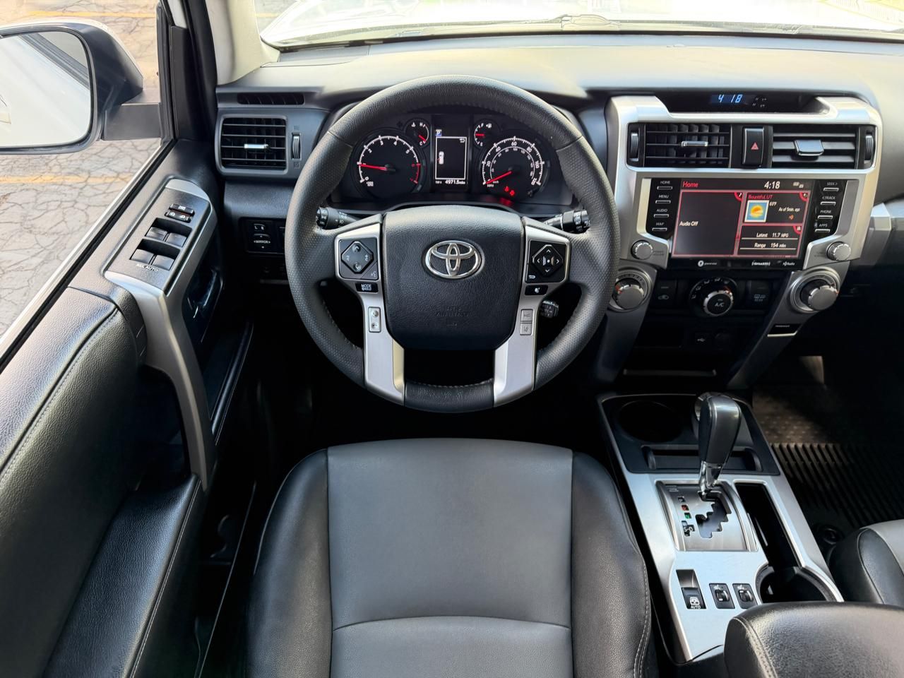 Main image 3