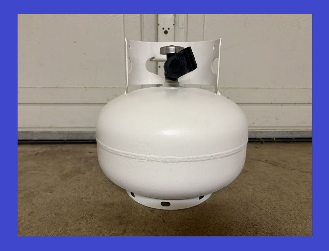 FULL- 2.1 gallon 11lb SQUATTY Propane LP Gas Cylinder / Tank for BBQ, Grill, Fire Pits, Patio Heaters, Trailers, RVs, Camping