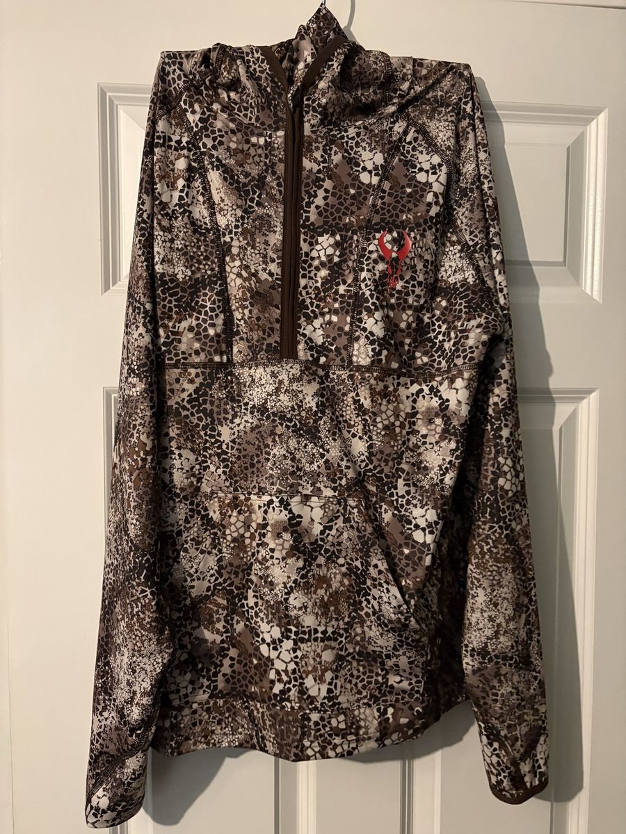 Badlands Stealth Hoodie M’s Size SMALL
