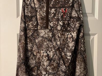 Badlands Stealth Hoodie M’s Size SMALL