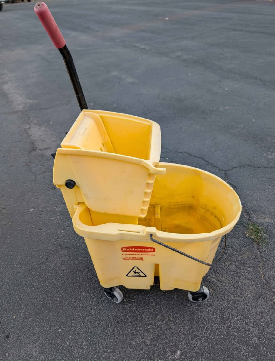 Mob bucket
