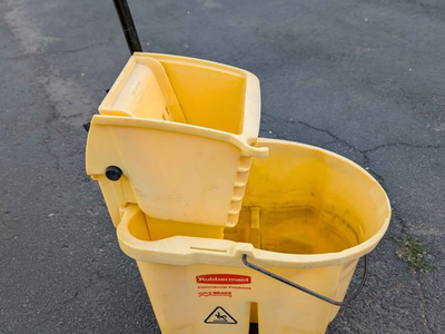 Mob bucket