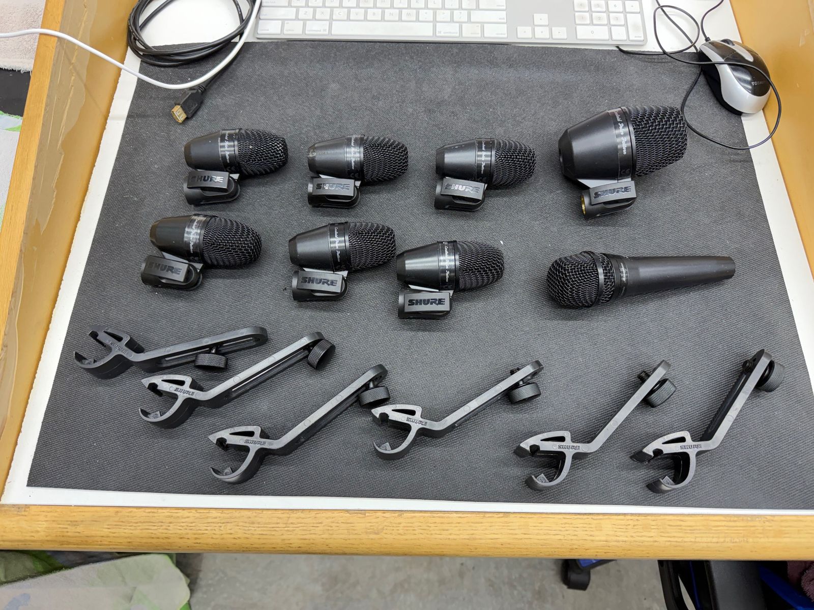 Shure drum microphone kit - 6 toms, bass, snare mics with mounts