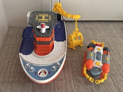 Boat and submarine toy
