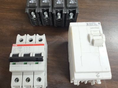 ABB Stotz-Kontakt SU203ML 3 Pole Unit Circuit Breaker, Used
