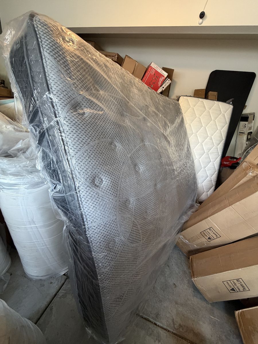 Brand new Cal King Mattress, 12 inch, never used