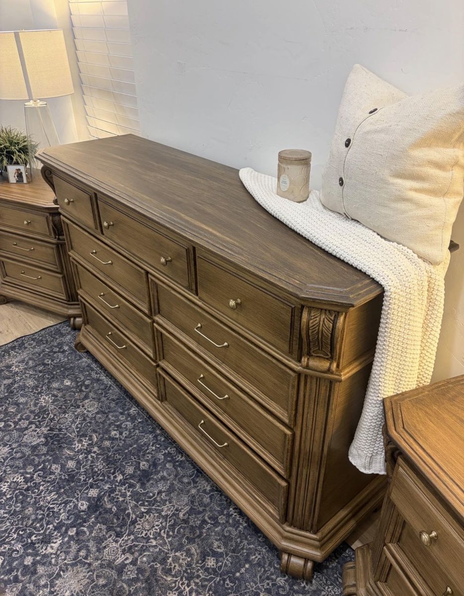 XL solid oak BROYHILL dresser