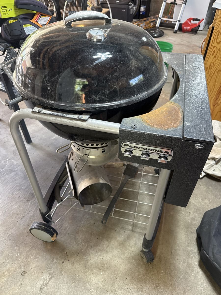 Weber Performer Charcoal Grill with Cart and Built-in Lid Thermometercharcoal Grill