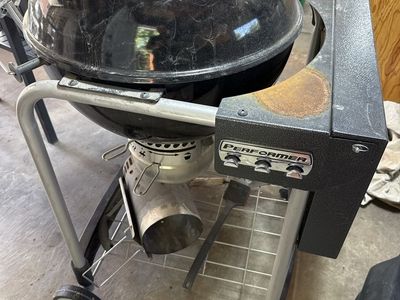 Weber Performer Charcoal Grill with Cart and Built-in Lid Thermometercharcoal Grill