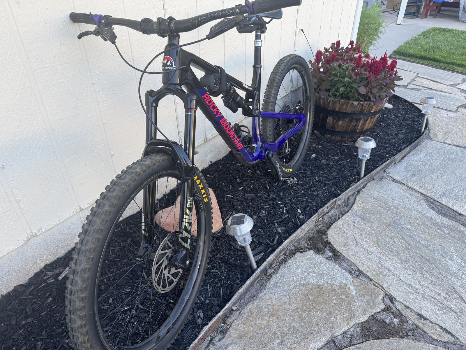 2021 Rocky Mountain Altitude Carbon 99 Medium