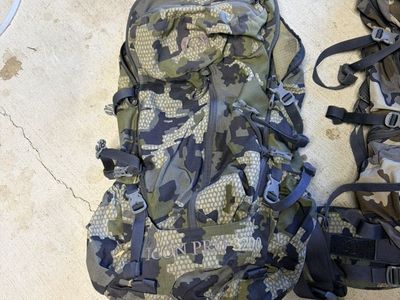 Kuiu Icon Pro 3200 and 7200 Hunting Pack