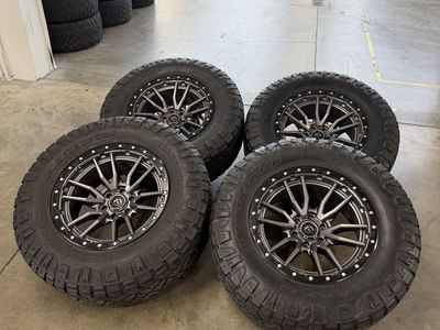 20x10 fuel rebel wheels/ 37x12.50r20 nittos 6x135