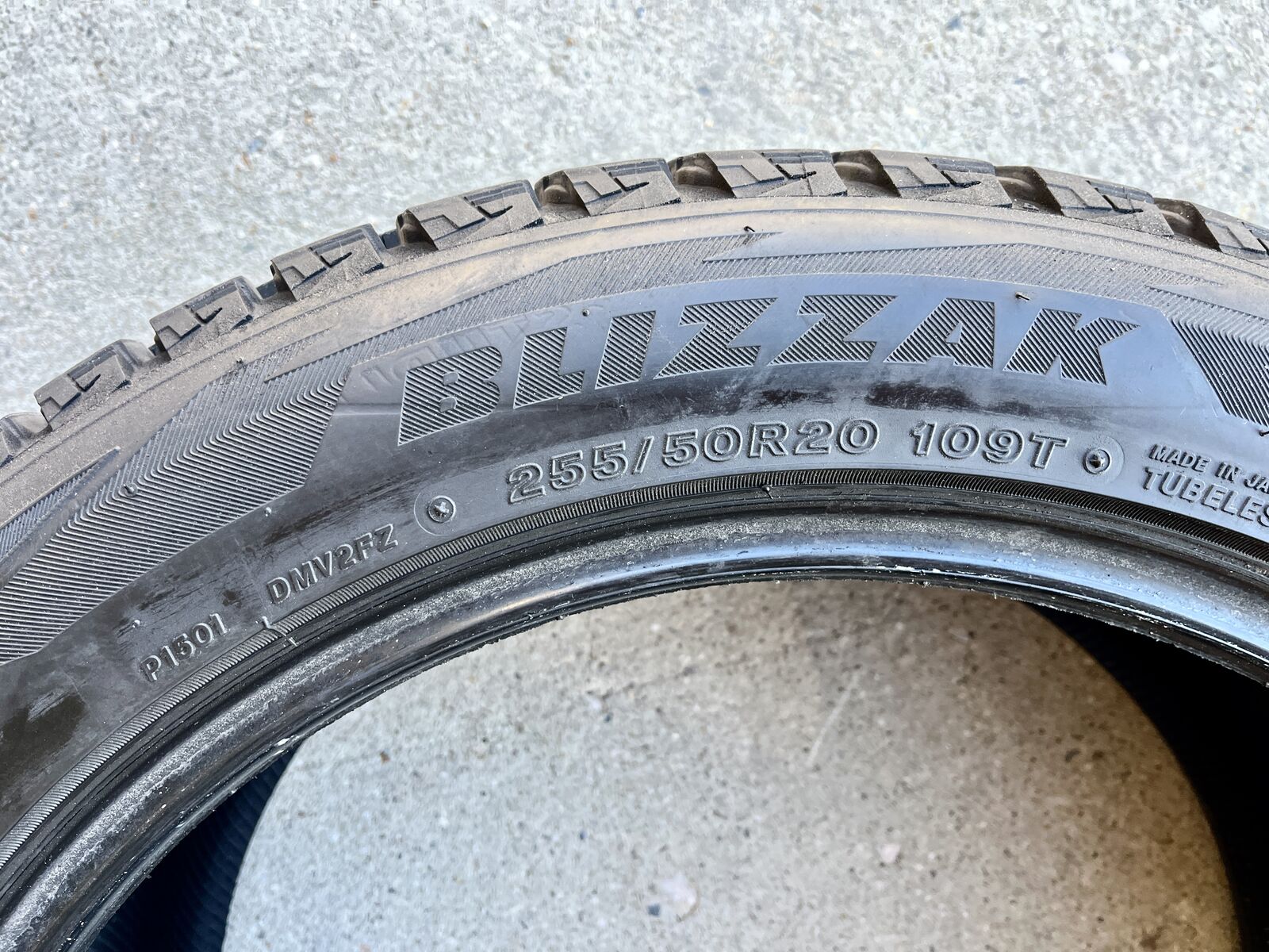 Bridgestone Blizzak Snow Tires 255/50R20/109T