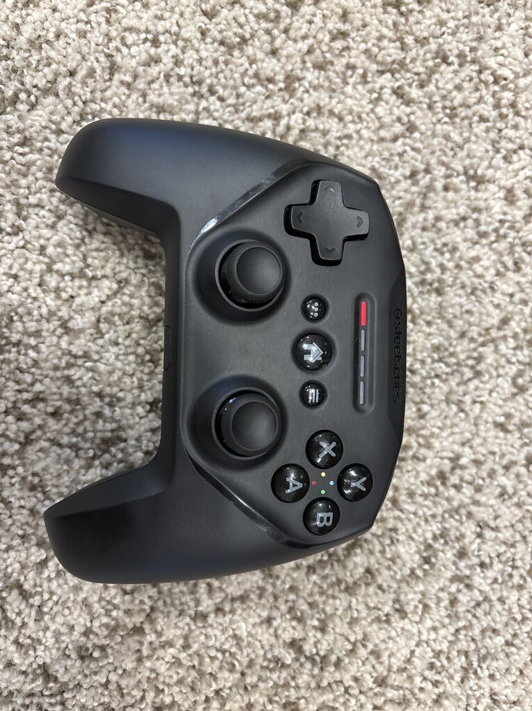 Steelseries Nimbus+ controller