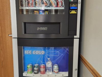 Vending Machine for snacks and drinks