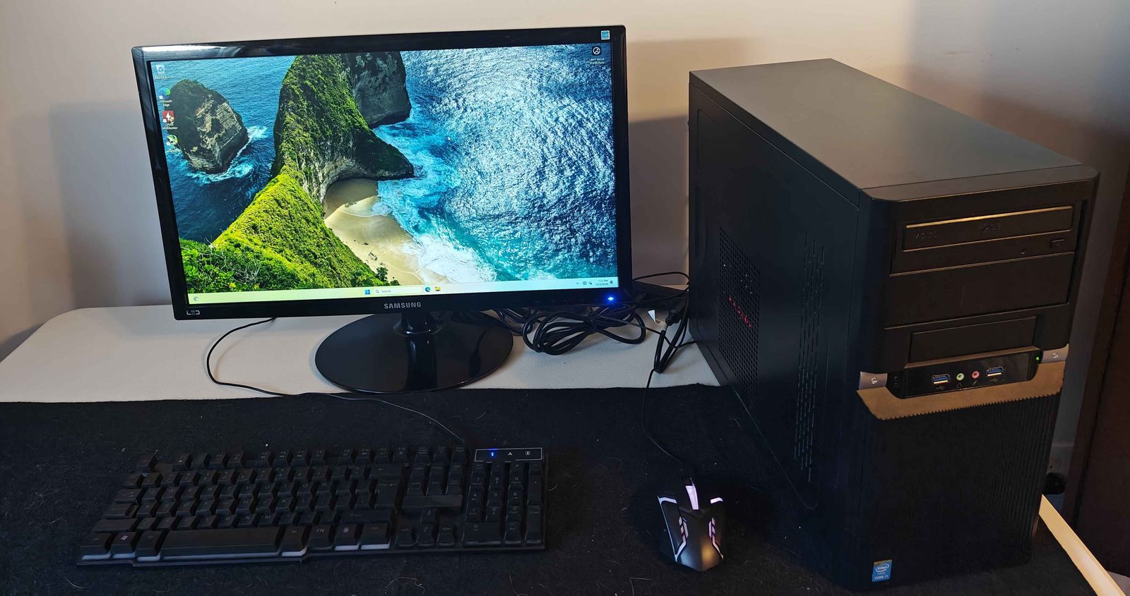 win11 Xeon PC w/vega 64 8gb gaming computer setup