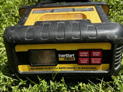 EverStart Maxx 40A Engine Start 15A Rapid Charge 3A Maintainer