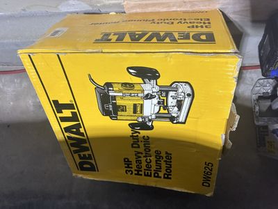 Dewalt 3 hp plunge router.