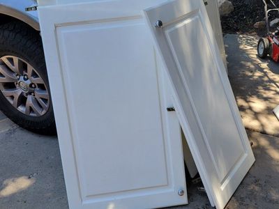 White Kitchen Cabinet Doors/drawers - Used Shaker Style Panels with Knobs & Hinges