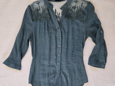 Teal Lace Detail Button Down Blouse Size S 3/4 Slv