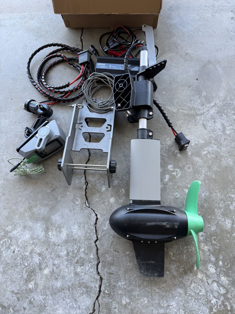 Newport NK300 trolling motor Kayak