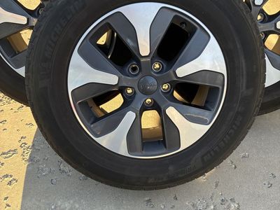 Jeep Take-offs 265/60 R18