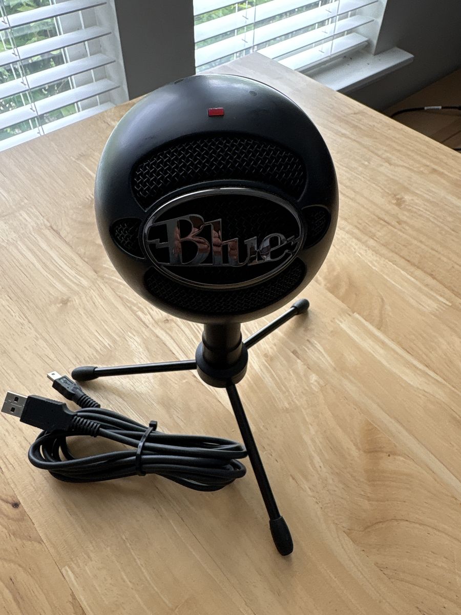 Blue Snowball USB MicroPhone With Stand