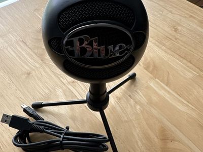 Blue Snowball USB MicroPhone With Stand